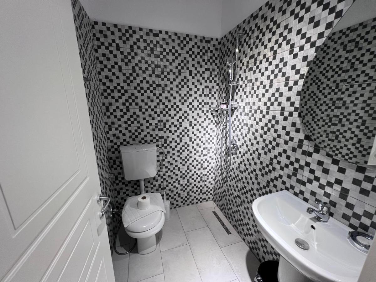 Bobi Hotel Shkodër Buitenkant foto