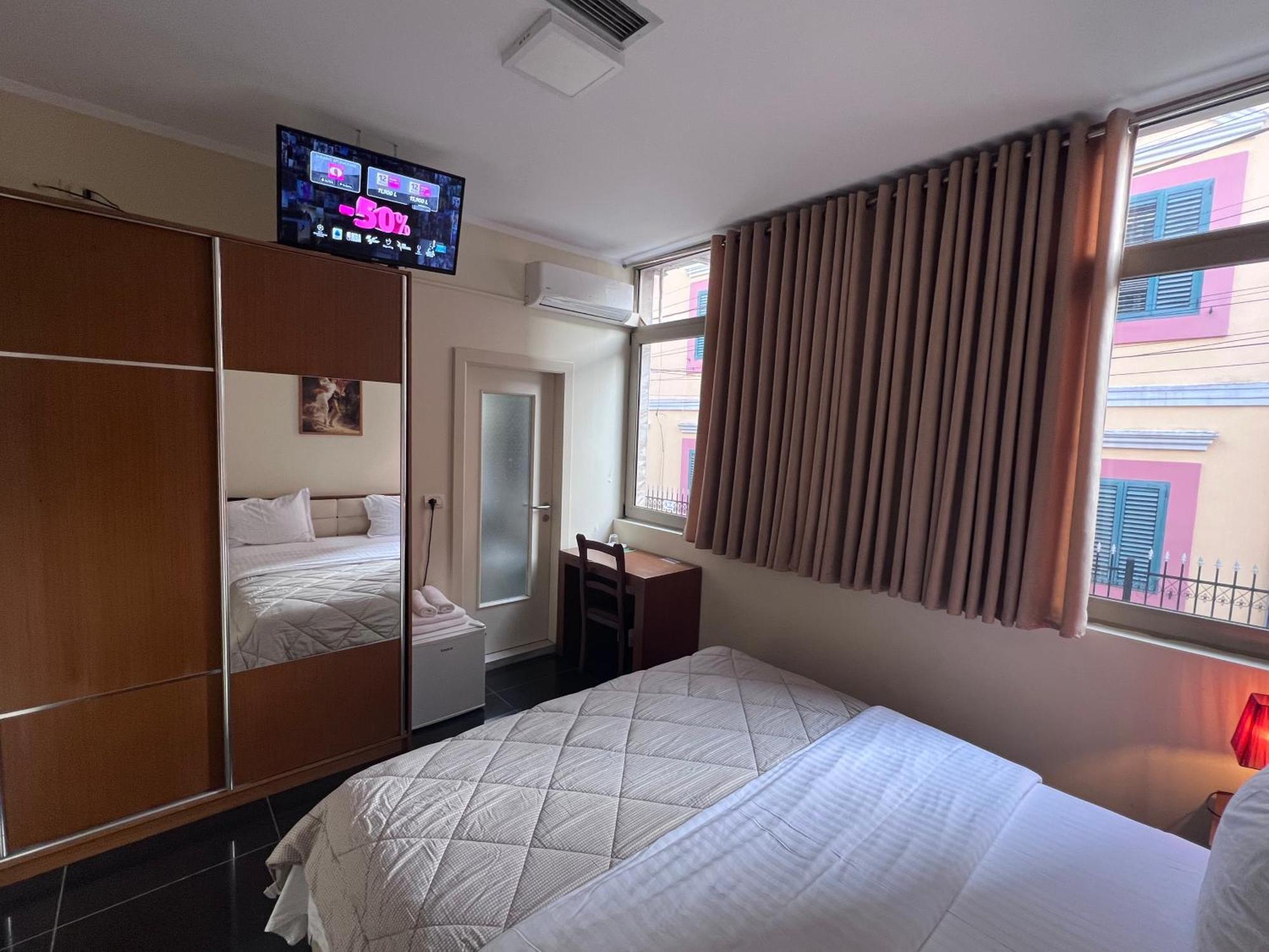 Bobi Hotel Shkodër Buitenkant foto