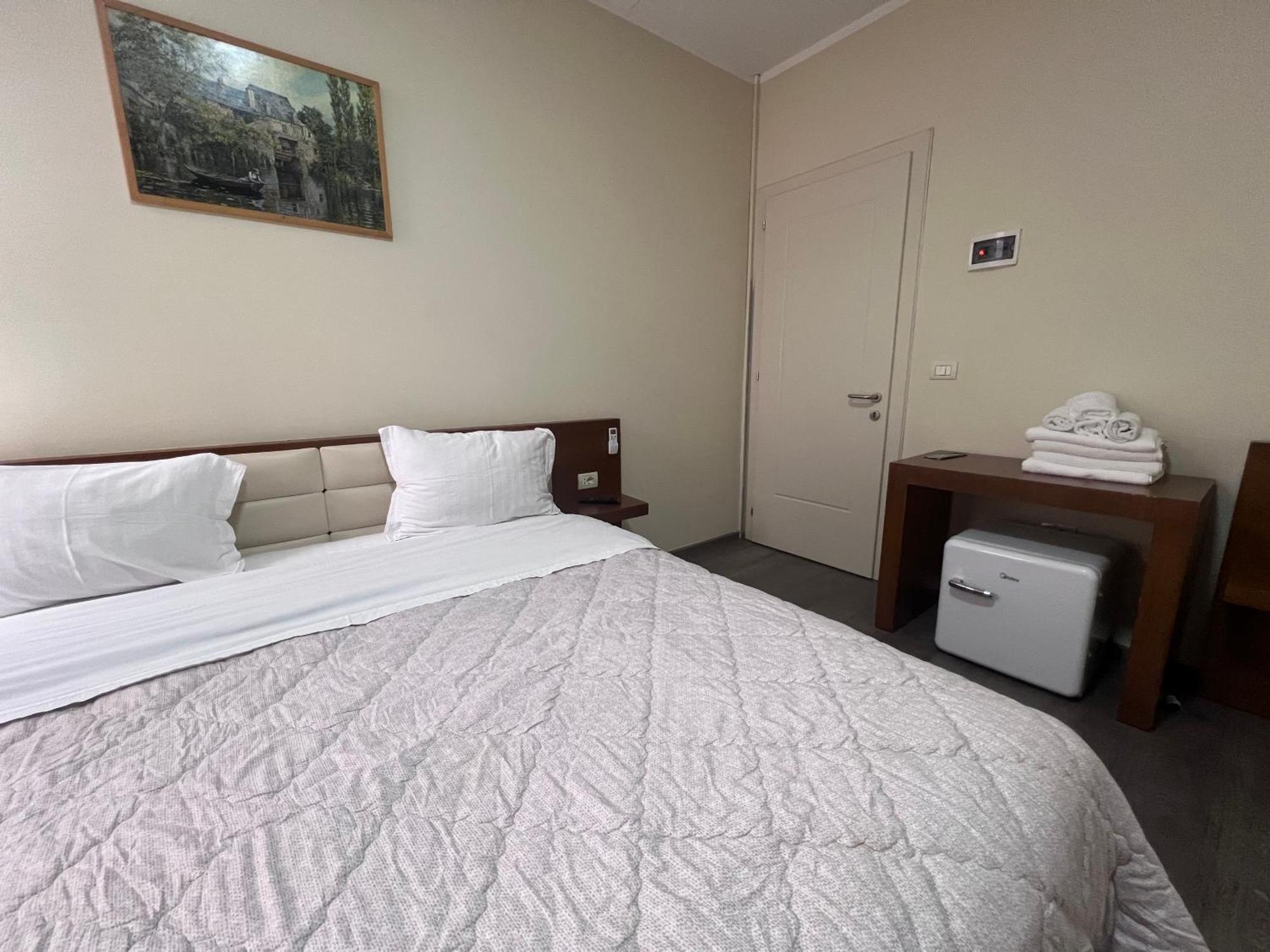 Bobi Hotel Shkodër Buitenkant foto